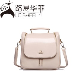 青春物語 路易華菲學院風雙肩包，可愛與實用的完美融合